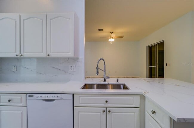 Building Photo - 207 Taylor Bay Ln