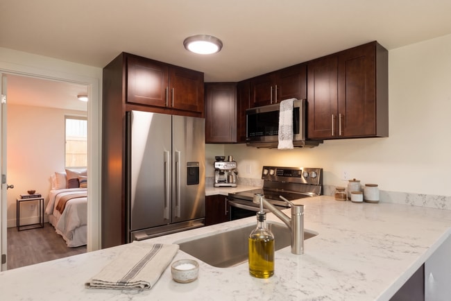 Building Photo - Seattle 3 Bedroom Apartment for Rent | Newly Remodeled Home with In-Unit Washer/Dryer, Private En...