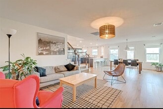 Building Photo - 16330 Oakside Hollow Ln