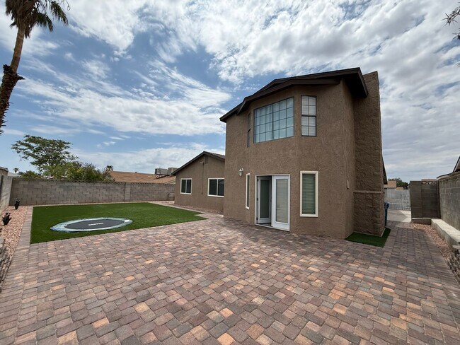 Building Photo - Modern Remodeled Home in Spring Valley