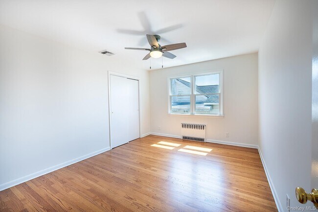 Building Photo - 107 Woodside Ave