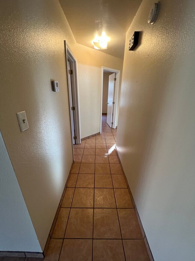 Building Photo - 3 Bed 2 Bath House with 2 Car Garage, Includes Refrigerator