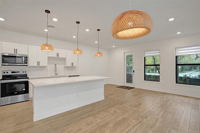 Building Photo - 8355 NW 7th Pl