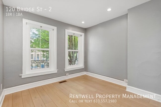 Building Photo - 1BR 1BA Apt.located in Downtown Phoenixvil...