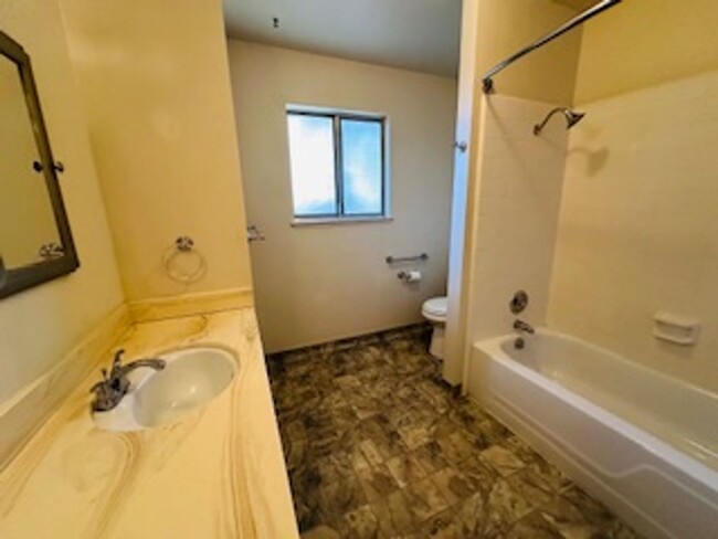 Building Photo - $1,695 - Spacious Two Bedroom +Flex Room- ...