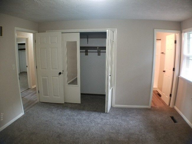 Building Photo - 6265 Akron Dr