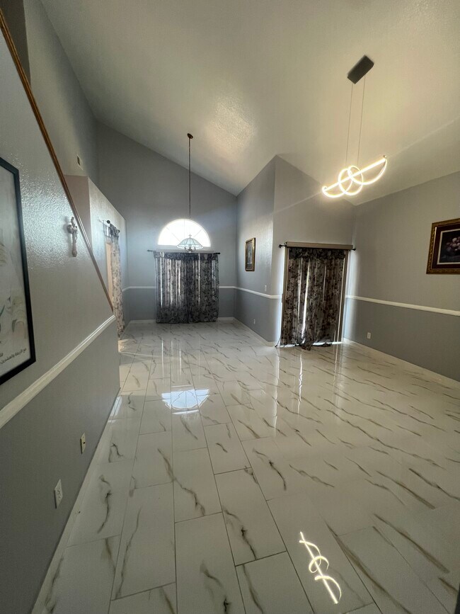 Building Photo - 13250 Sundance Cir