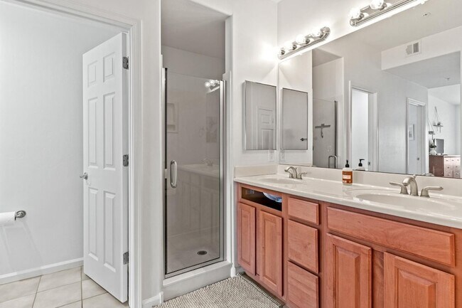 Building Photo - 14000 N 94th St