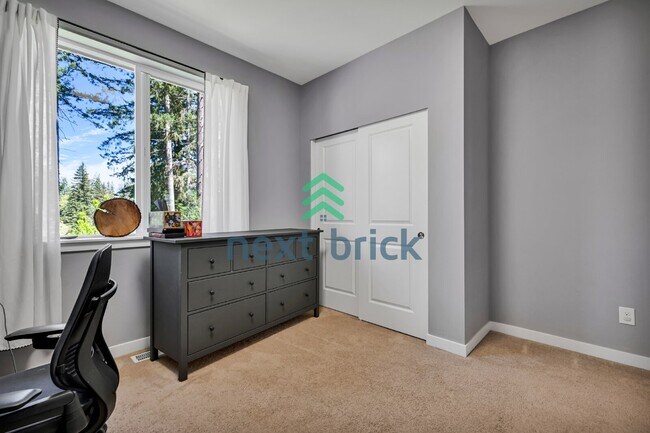 Building Photo - Discover Spacious Comfort: Stunning 5-Bedroom Home with 3.5 Baths in Snoqualmie!