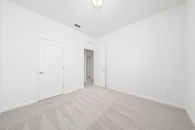 Building Photo - 3 Bedrrom 2 bathroom + Office-Brand-New Luxury Living in Rivington – DeBary, FL