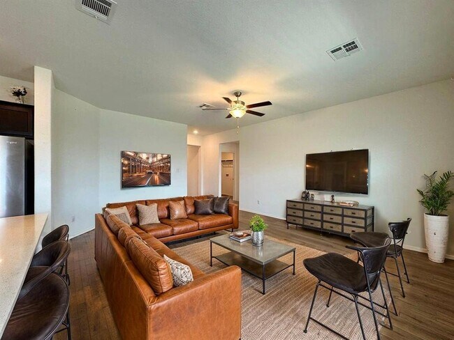 Building Photo - 208 Magione St