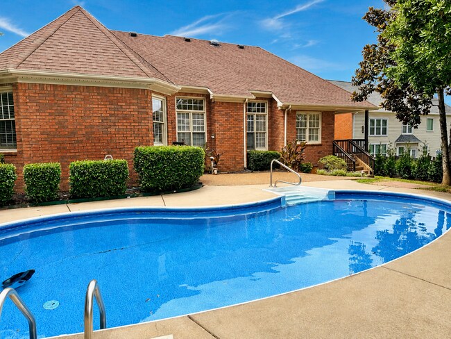 Building Photo - Beautiful Brentwood Home with Inground Pool on Quiet Cul-de-Sac
