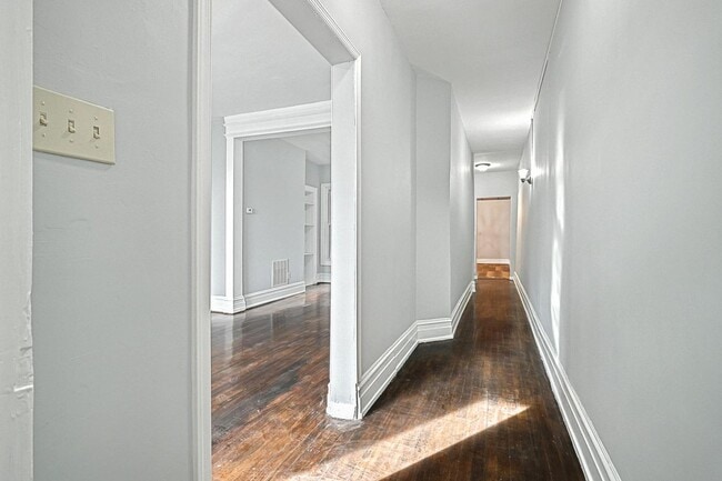 Building Photo - Coming Soon - Spacious 5 Bedroom, 1 Bath H...
