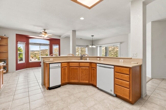 Building Photo - 15543 Vista Vicente Dr