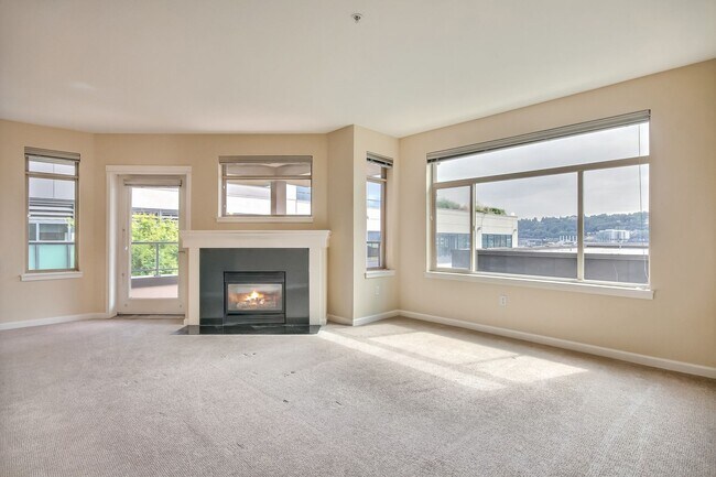 Building Photo - Views of Lake Union Gorgeous 2 bedroom with 2 decks