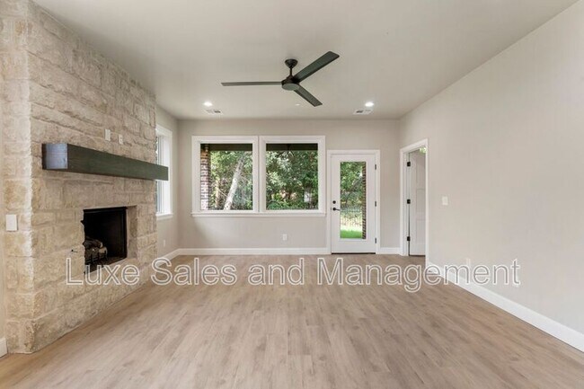 Building Photo - 4136 Abbey Pk Dr