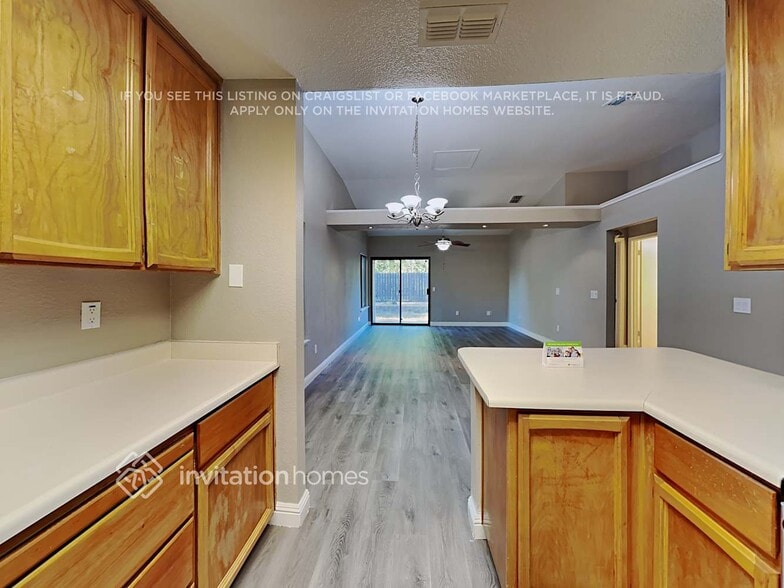 Building Photo - 3412 Saxonville Way