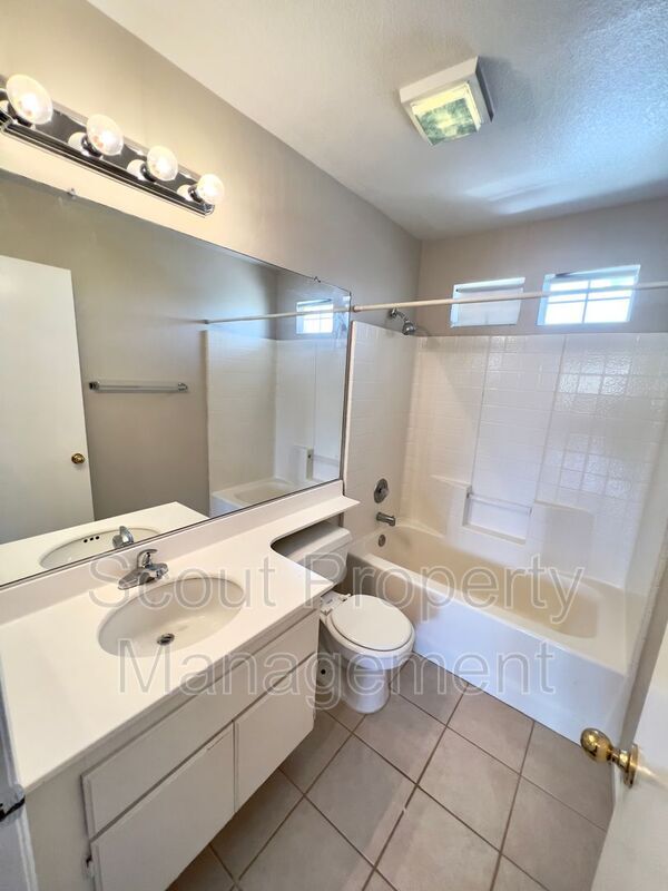 Building Photo - 39511 Bainbridge Cir
