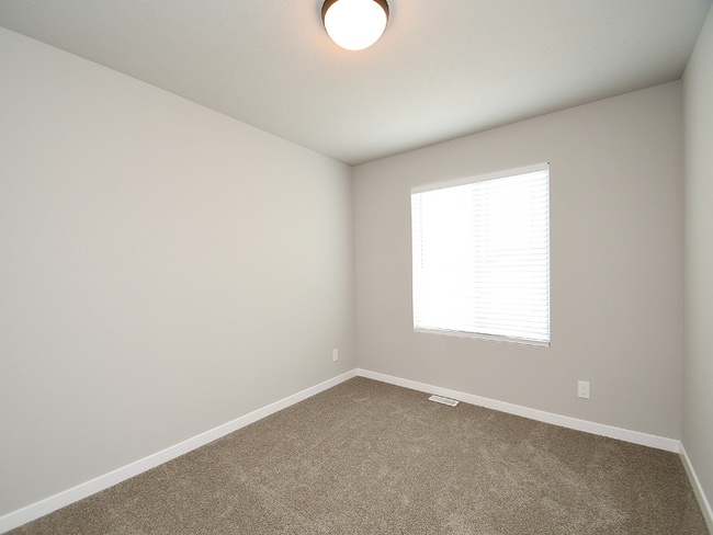 Building Photo - 8121 S 198th Ave