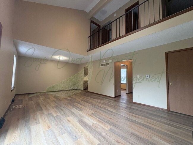 Building Photo - SPACIOUS LAYOUT