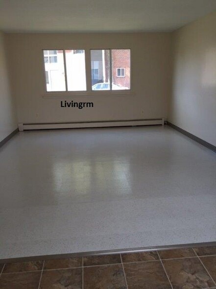 Building Photo - 121 Hillcrest Ave