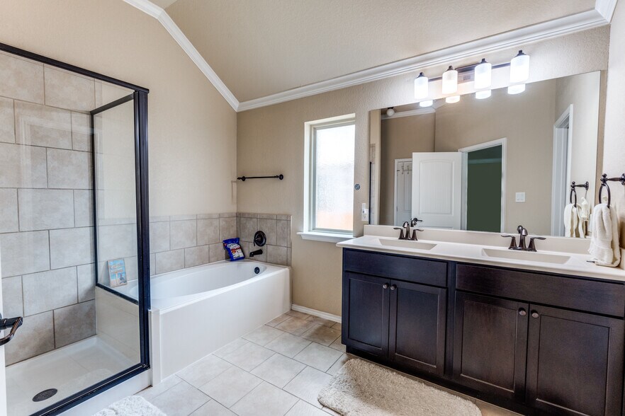 Building Photo - 129 Buckskin Way