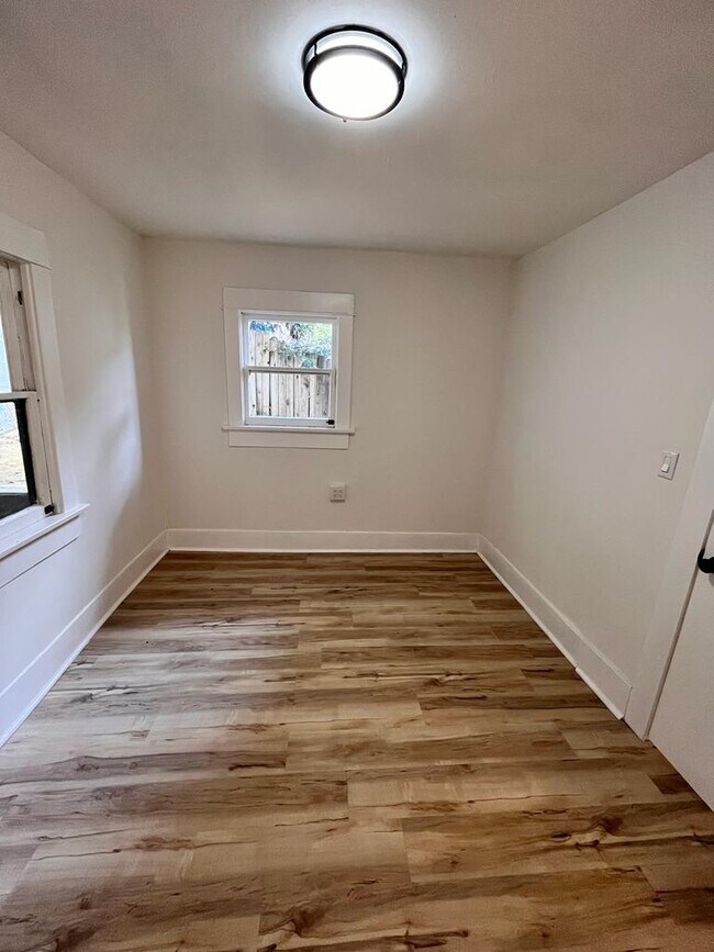 Building Photo - 2436 Echo Park Ave