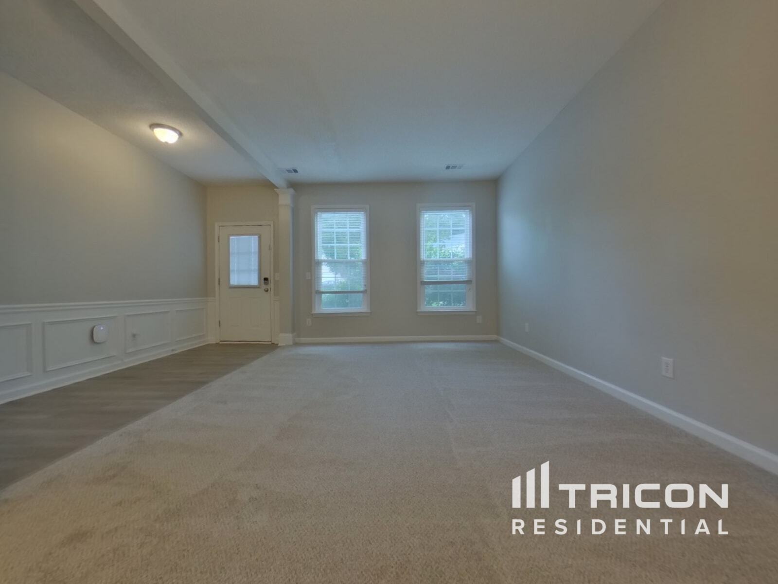 Building Photo - 2021 Maple Ridge Dr NW