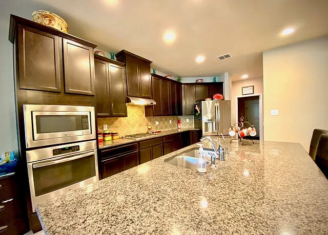 Building Photo - 15527 Birdstone Ln