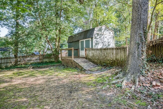 Building Photo - Generously Sized Midlothian Home Move In R...