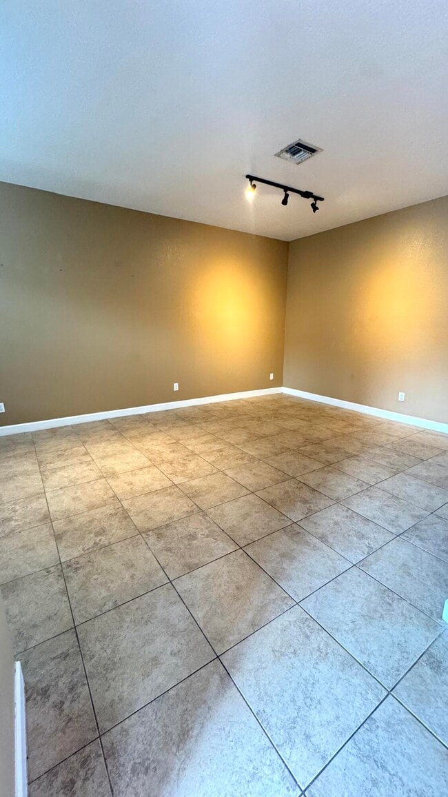 Building Photo - 4324 Maybelle Ln
