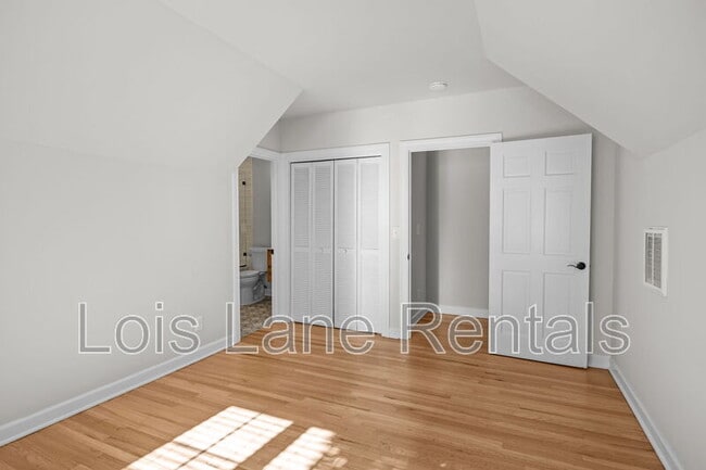 Building Photo - 12 Elliott St