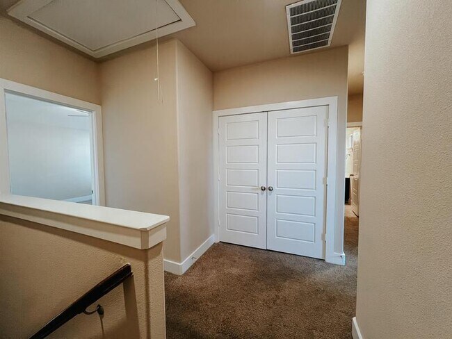 Building Photo - 3906 Ashton Dr