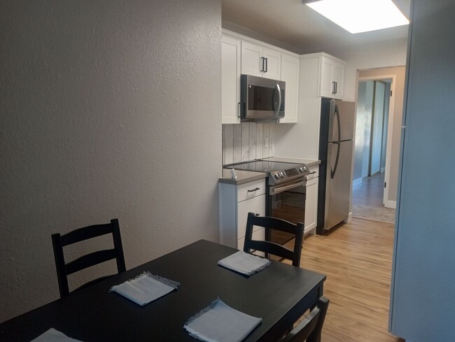 Building Photo - Fully furnished 2-bedroom | 1 bath home av...