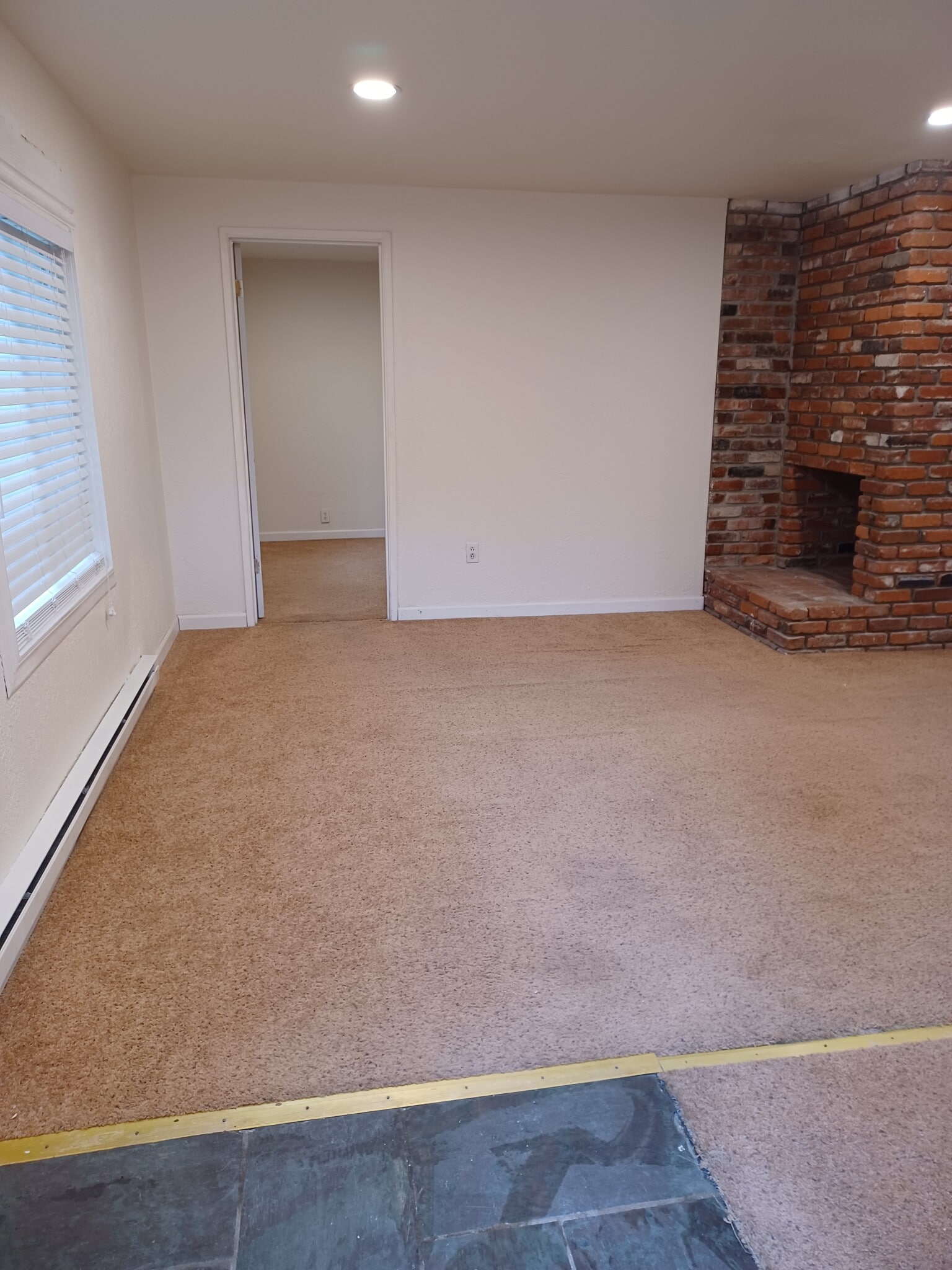 Living room - 923 SW City View St