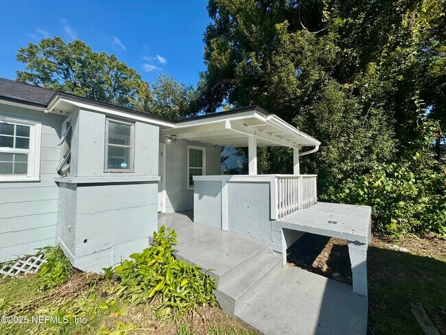 Building Photo - 4820 Headley Terrace