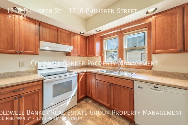 Building Photo - 1210 Philippen St