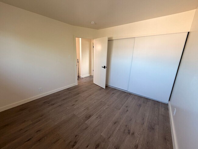 Building Photo - South Garden Apartments