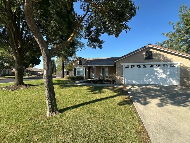 Primary Photo - Remodeled 3 bedroom 2 bathroom home locate...