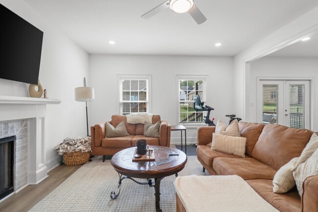 Building Photo - 276 Bluebell Dr
