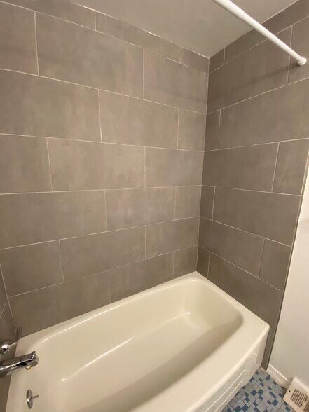 Bathroom - 3590 Grant Ave