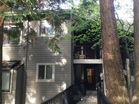 Building Photo - CUTE REDMOND CONDO NEAR MICROSOFT!