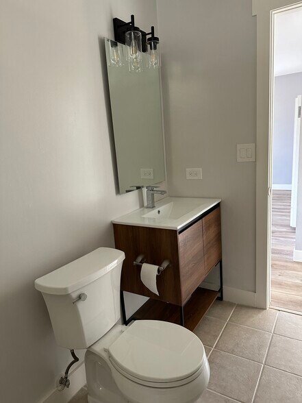 Building Photo - 310 Laurel Way