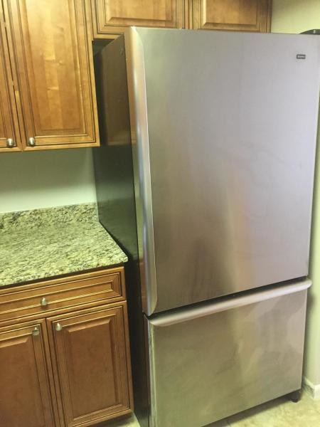 Building Photo - 4075 Village Dr