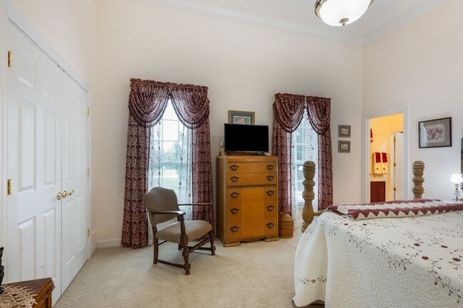 Building Photo - Executive Rental