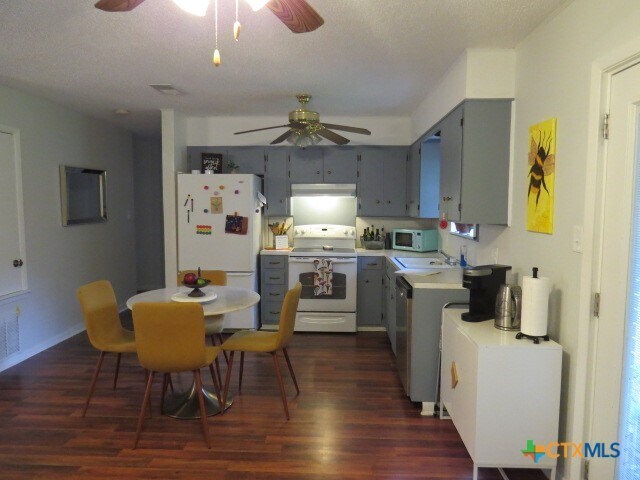 Building Photo - 106 Huff St