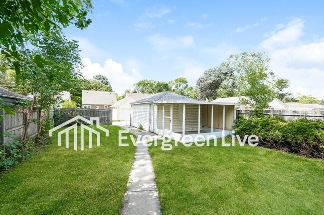 Building Photo - 5019 N 24th St