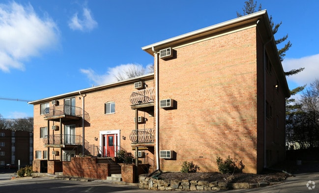 Exterior View - Riverstone Court Apartments