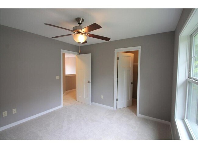 Building Photo - 232 Wildwood Ave
