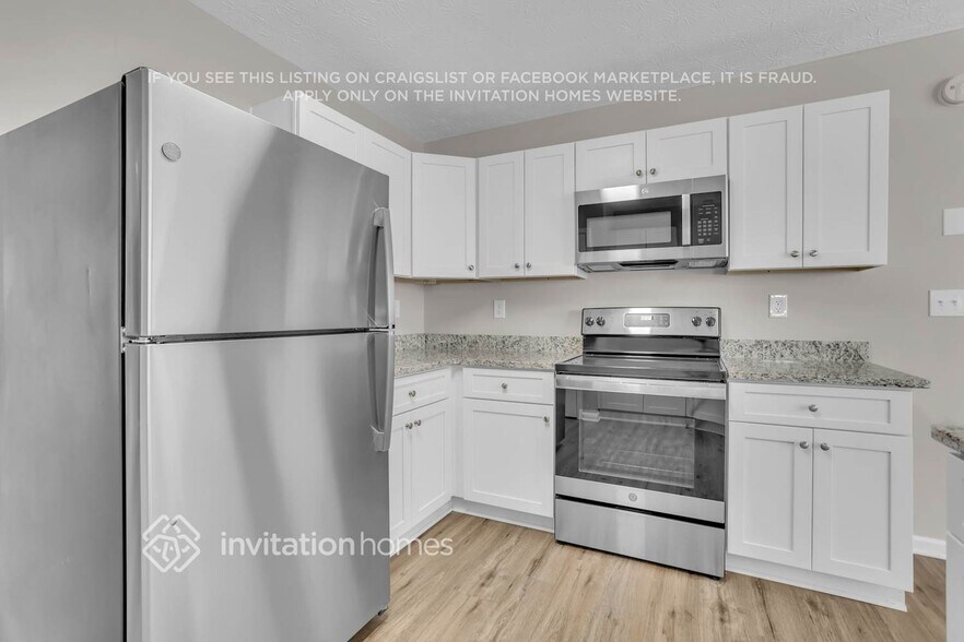 Building Photo - 729 Coach Way